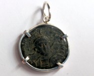 Фоллис (нуммий) #4 имп. Георгия (Гонория), медь в серебряной оправе,  393-423г., Древний Рим. Италия